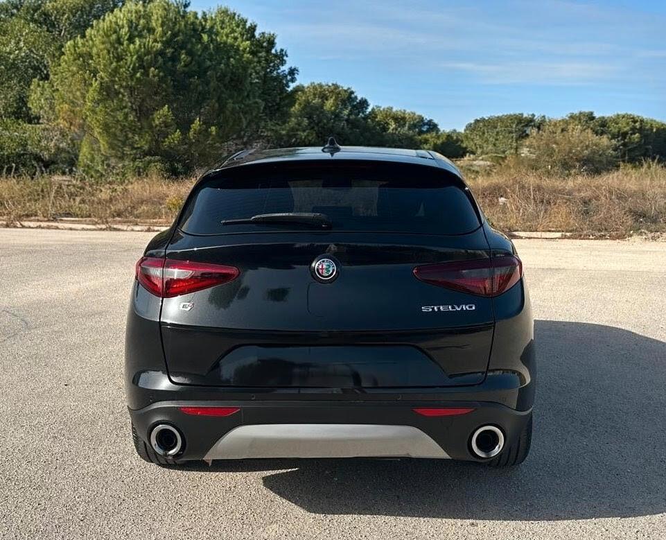 Alfa Romeo Stelvio 2.2 Turbodiesel 210 CV AT8 Q4 Executive