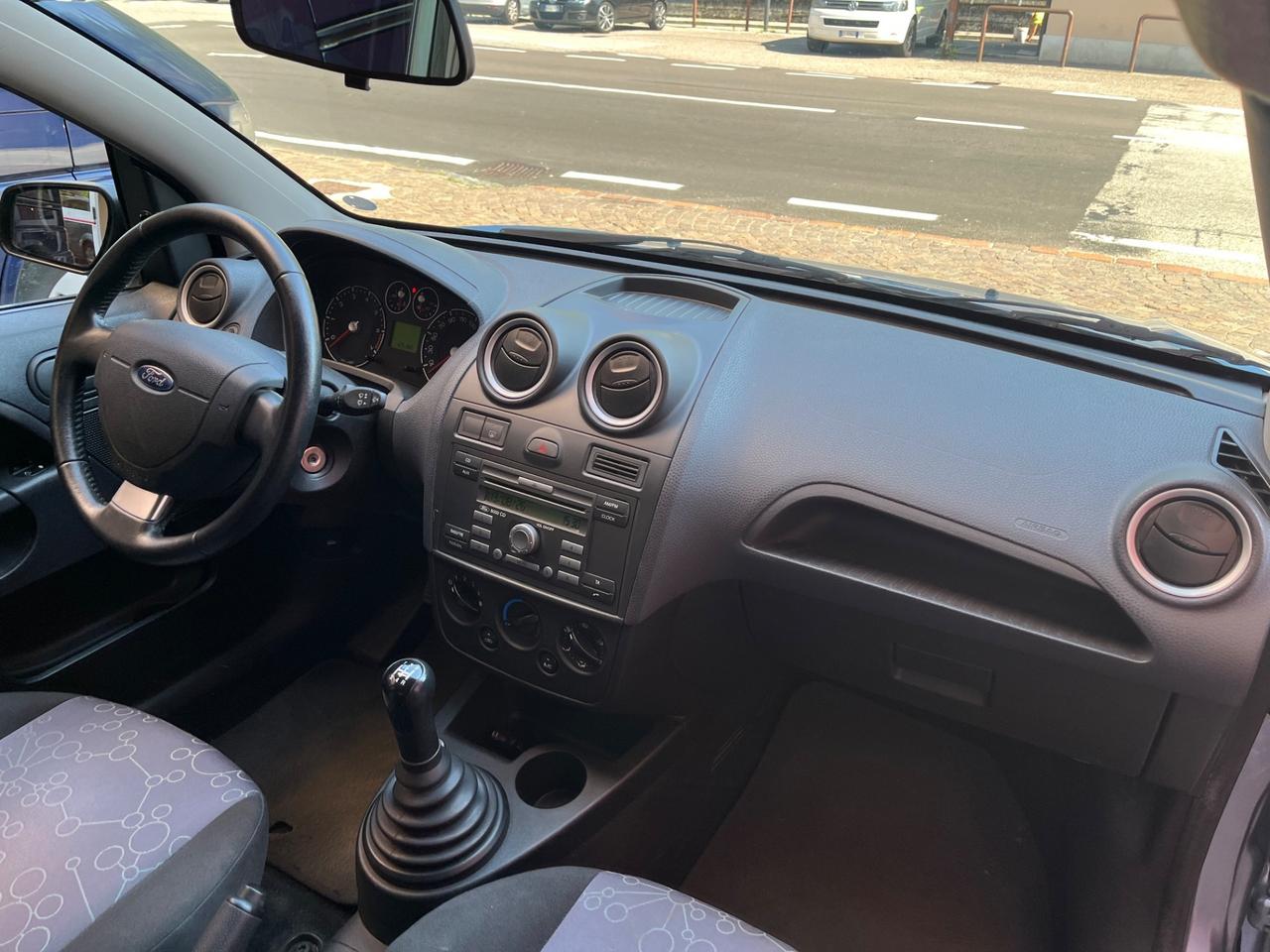 Ford Fiesta 1.2 16V 5porte - NEOPATENTATI