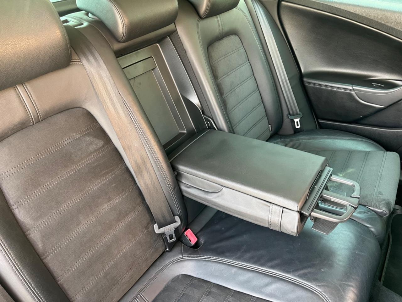 Volkswagen Passat 2.0 TDI DPF Var. Highline