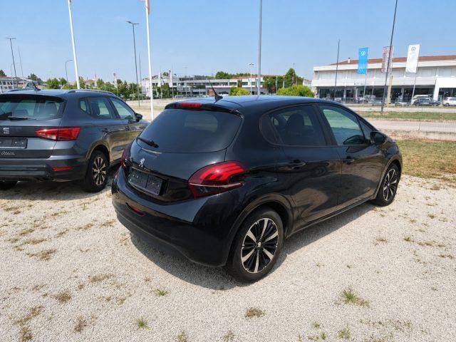 PEUGEOT 208 5 porte Signature