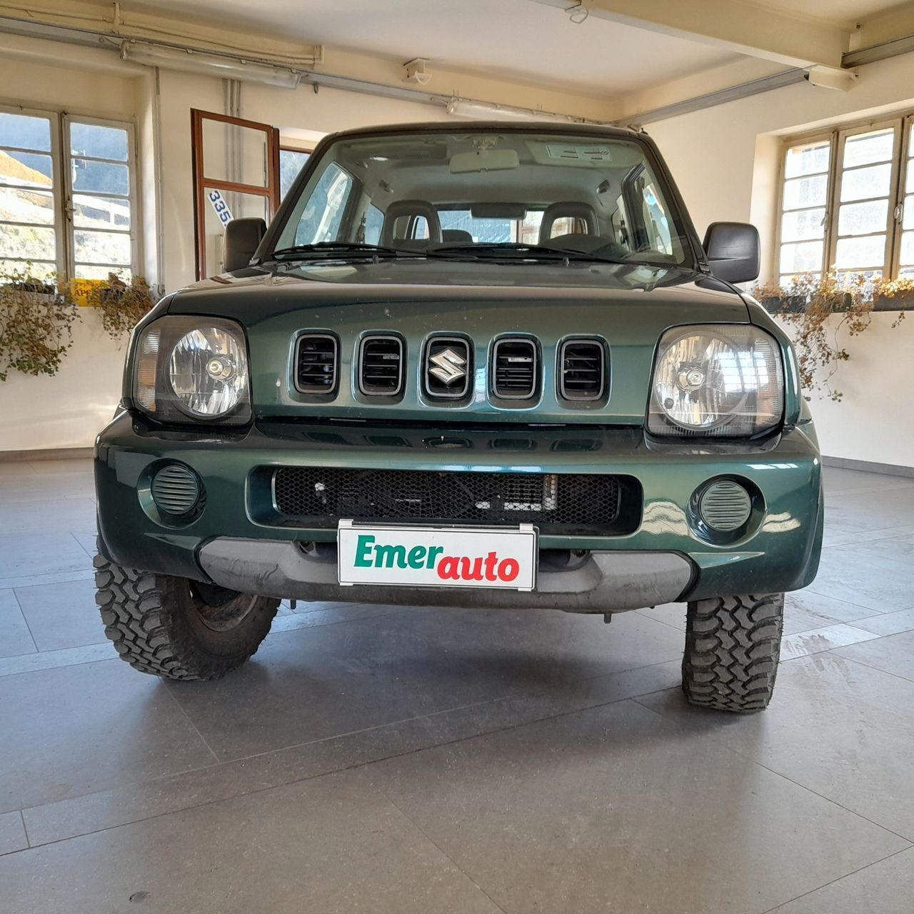 Jimny 4x4 benzina con gancio traino