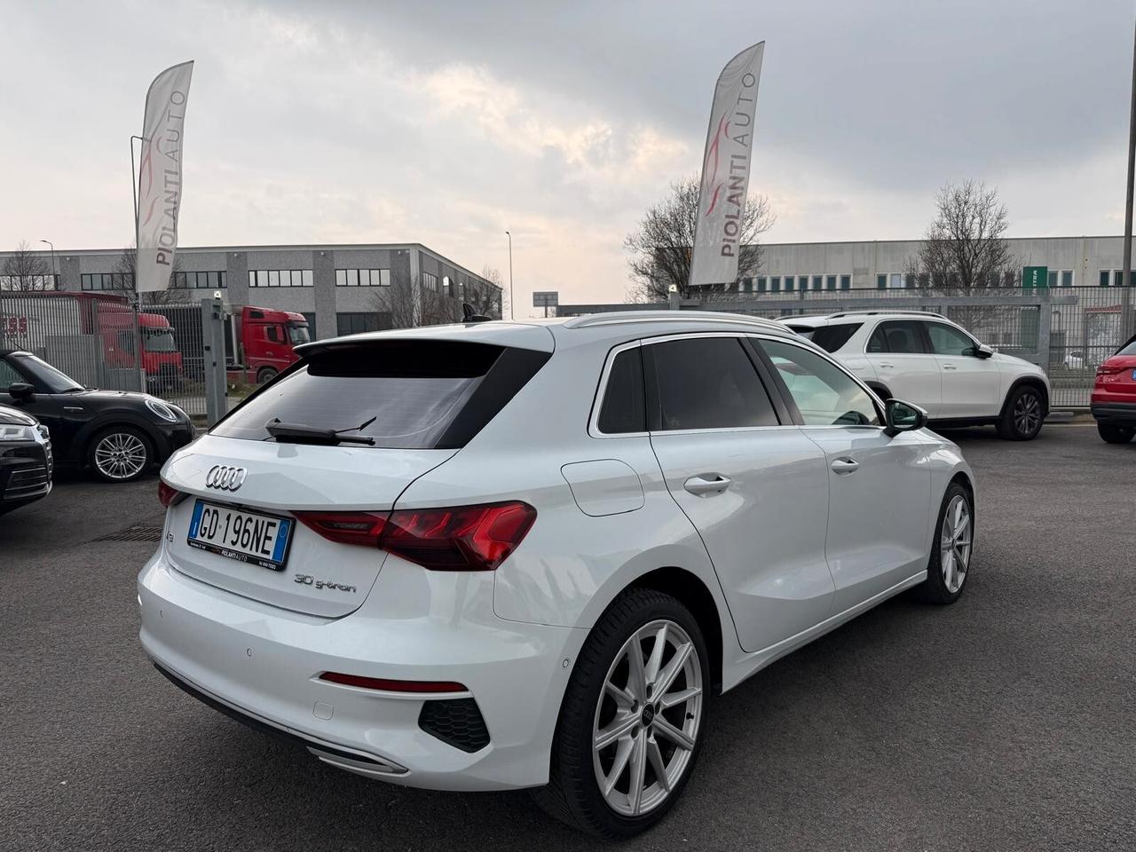 Audi A3 SPB 30 g-tron S tronic line edition