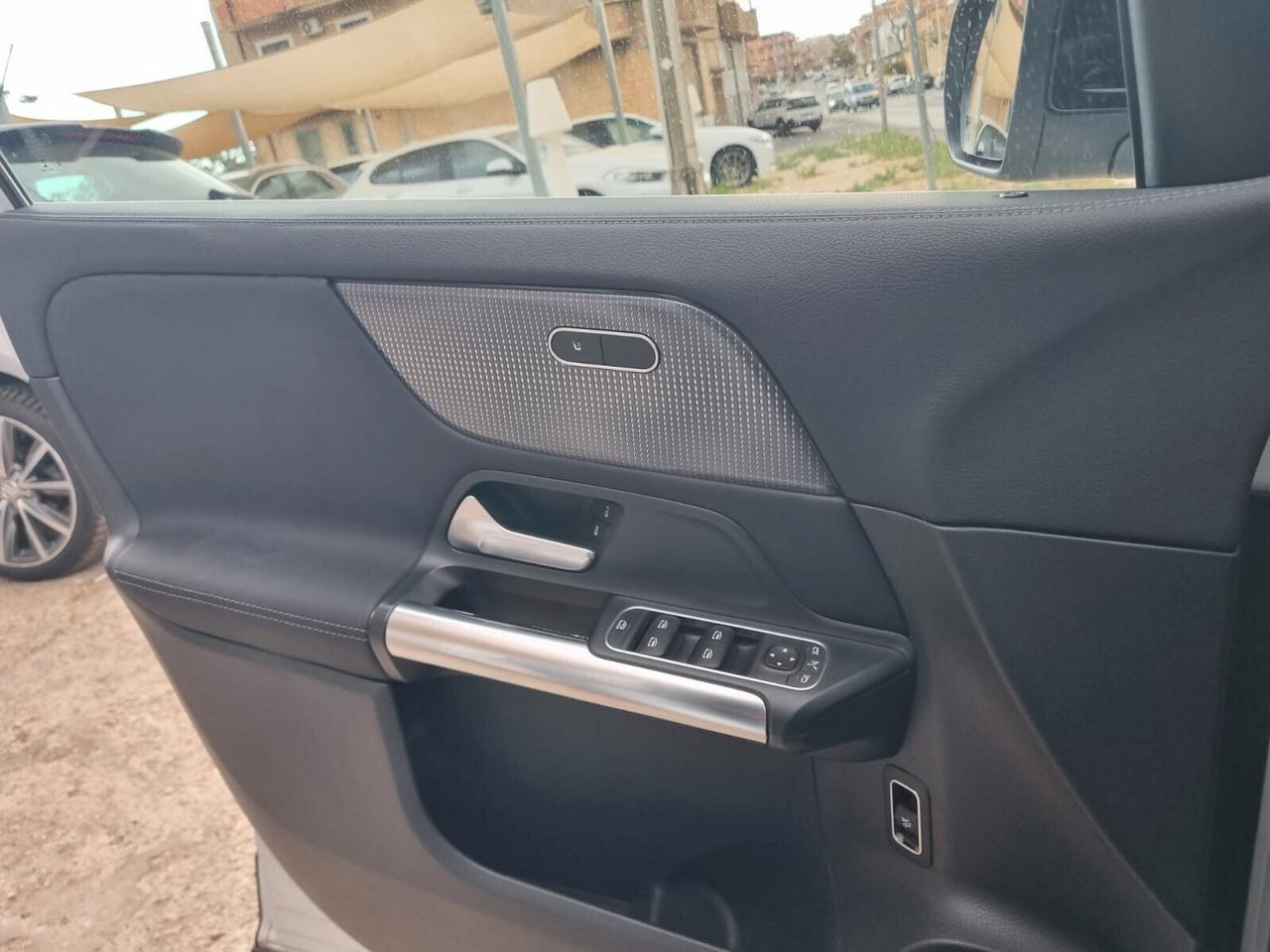 Mercedes-benz GLA 200 d TETTO APRIBILE Super Promo Estate 2025