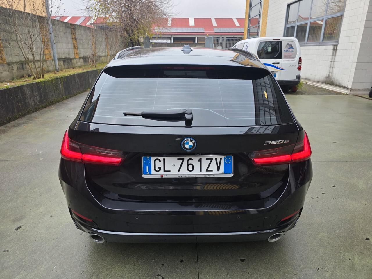 Bmw 320 330e xDrive Touring