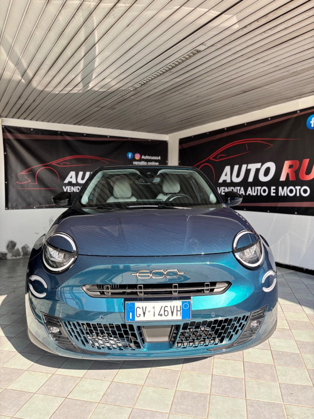 Fiat 600 Hybrid 100 automatica 5 anni di garanzia casa madre