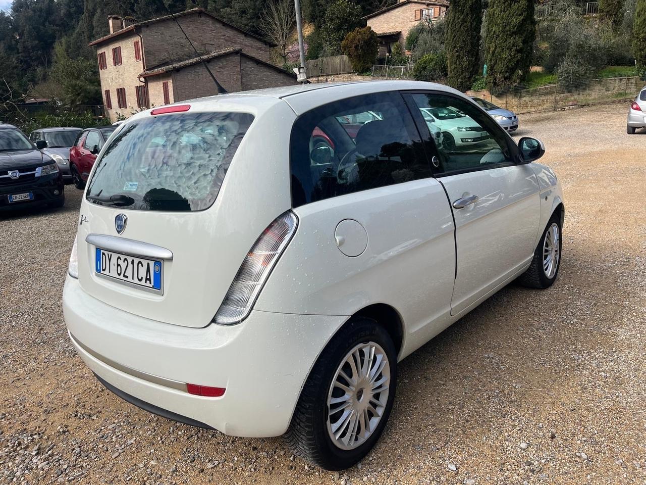 Lancia Ypsilon 1.4 Benzina/GPL - Neopatentati