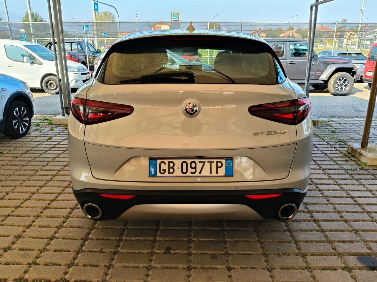 Alfa Romeo Stelvio 2.2 Turbodiesel 160 CV AT8 RWD Business