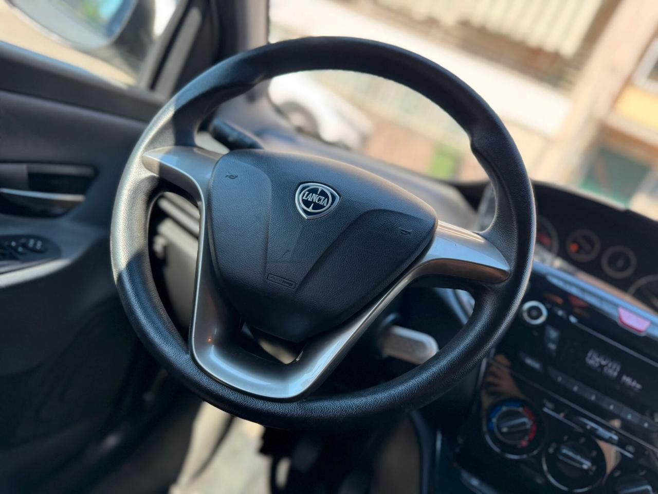 Lancia Ypsilon 1.2 69 CV 5 porte GPL Ecochic Elle