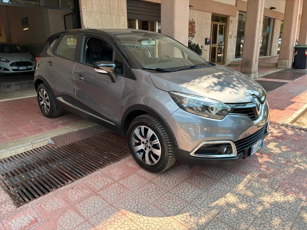Renault Captur 1.5dCi 90CV perfetta garantita-2017