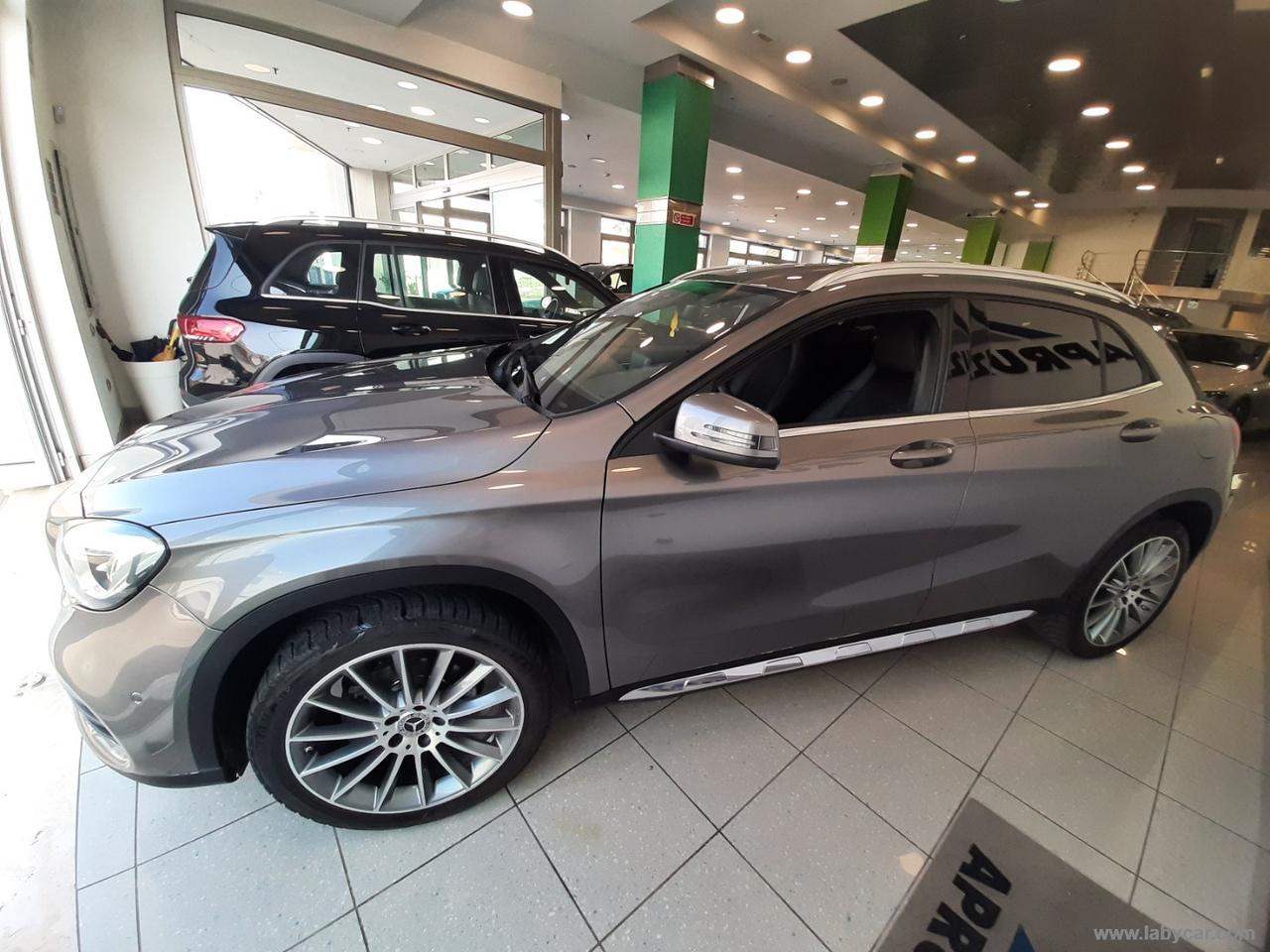 MERCEDES-BENZ GLA 200 d Automatic Premium