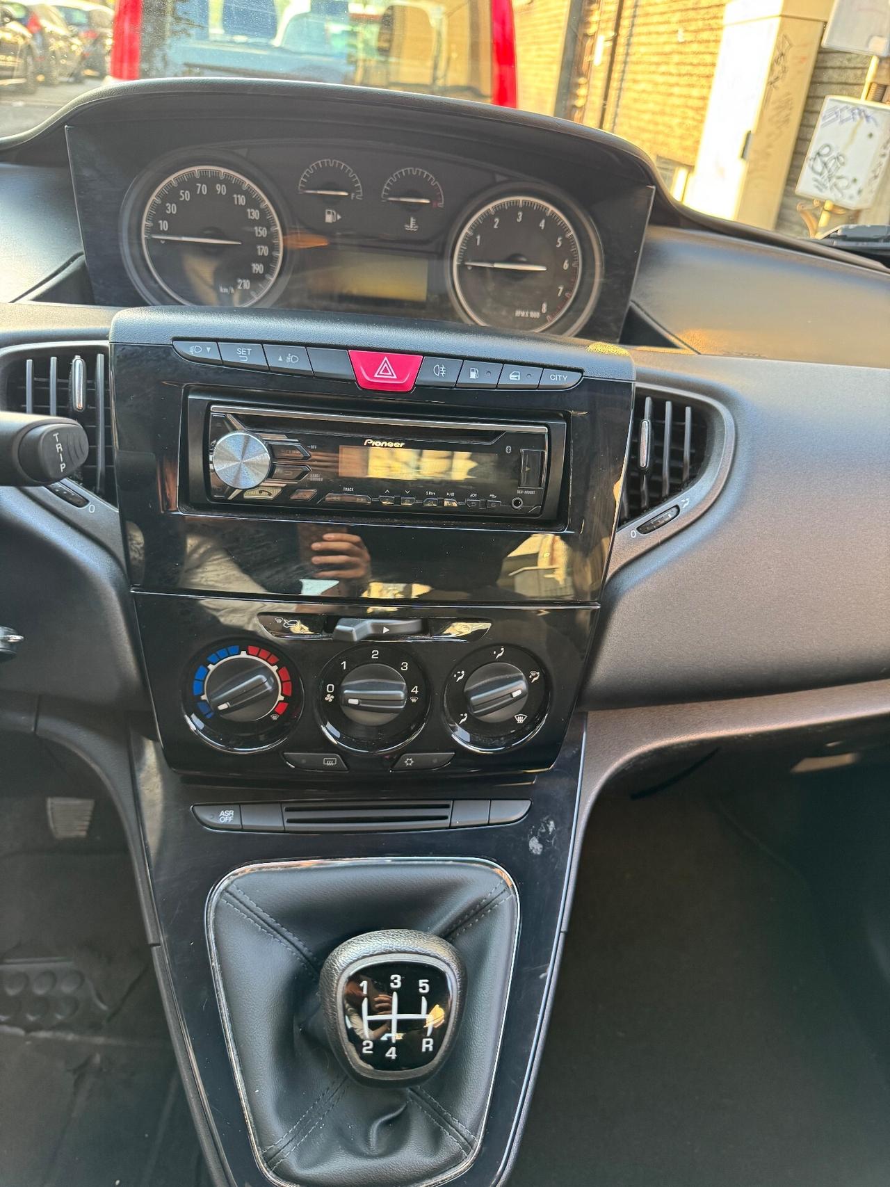 Lancia Ypsilon 1.2 69 CV GPL di casa Ecochic