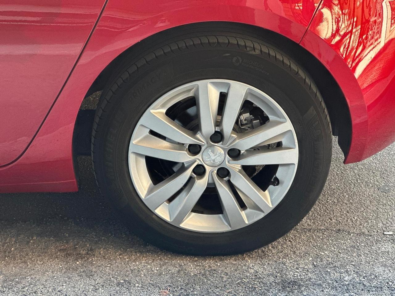 Peugeot 308 Berlina 1.5 130CV Allure