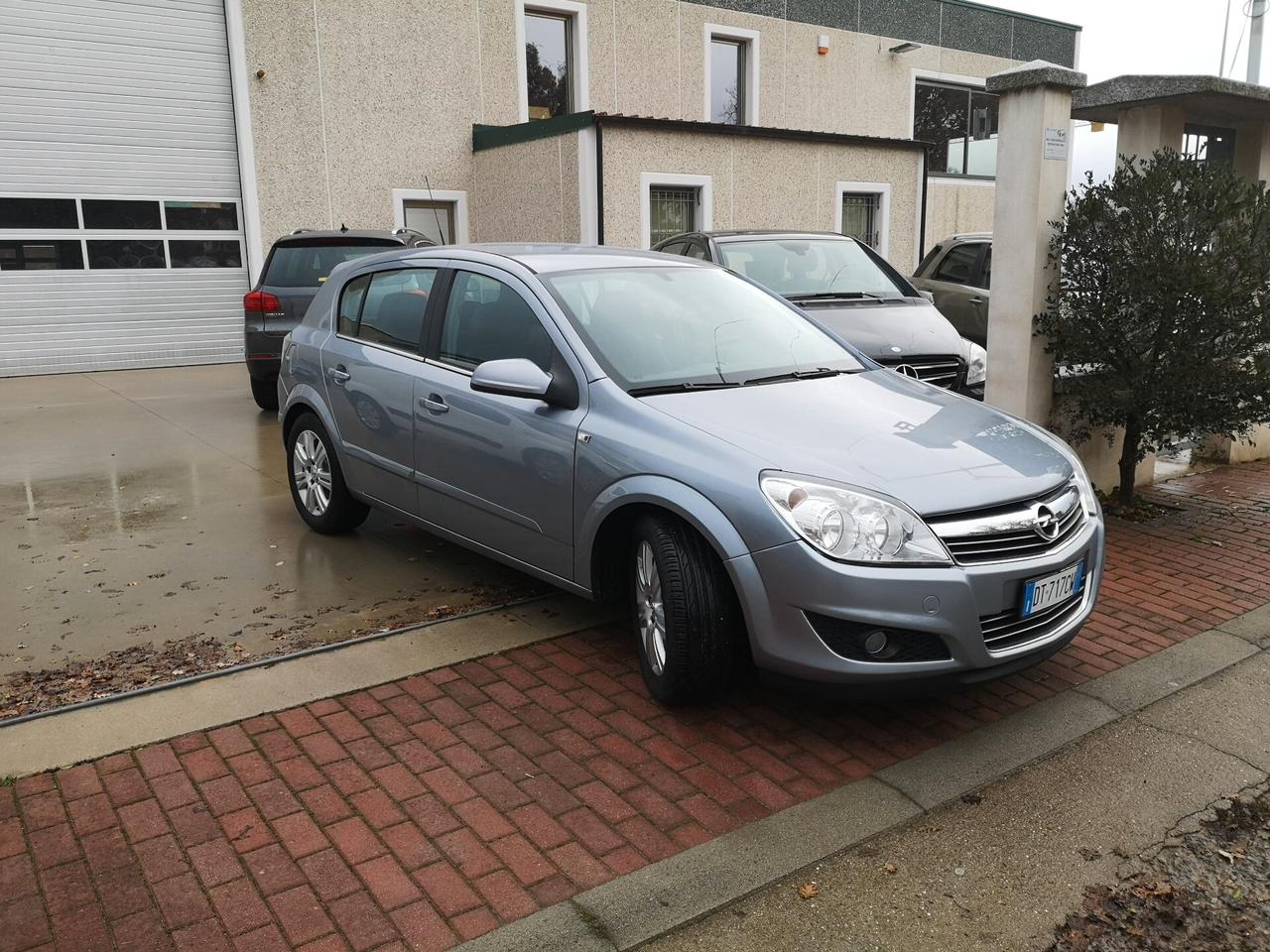 Opel Astra 1.7 CDTI 110CV 5 porte Enjoy