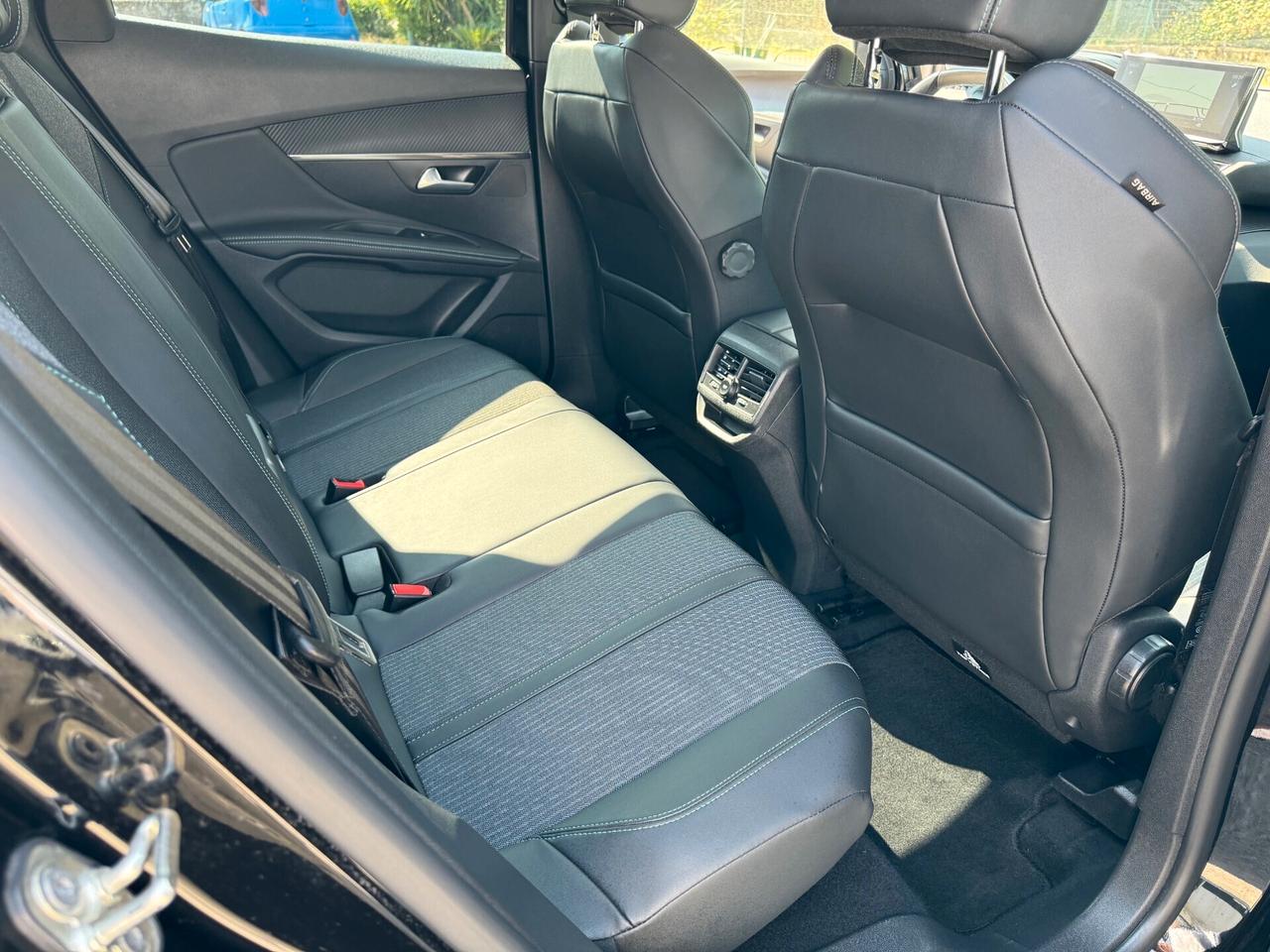 Peugeot 3008 BlueHDi 130 S&S EAT8 Allure