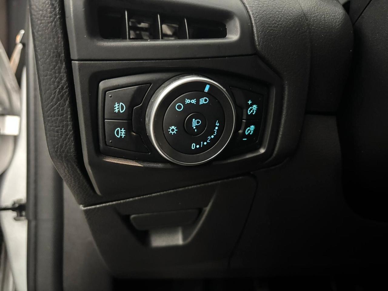 Ford Focus 1.6 120 CV GPL Titanium