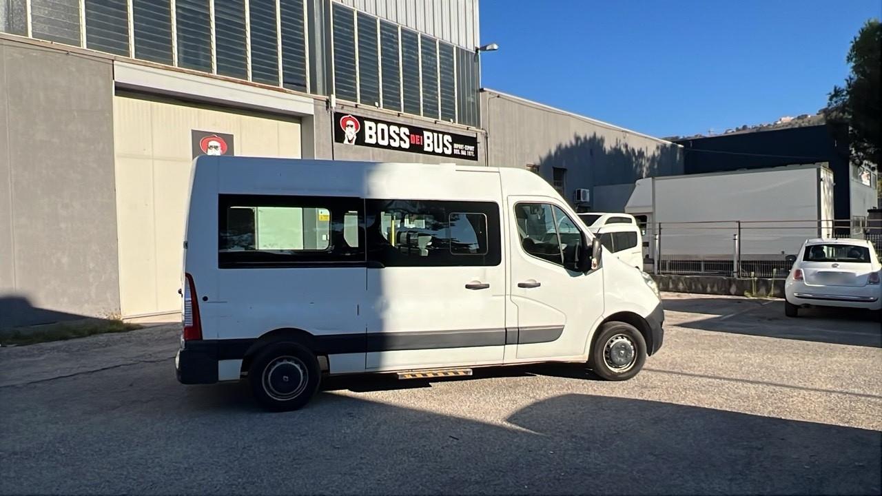 Minibus 9 posti Renault Master Trasporto Disabili