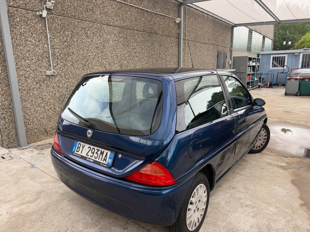 LANCIA Y ELEFANTINO 1.2 BENZINA CLIMA FUNZIONATE