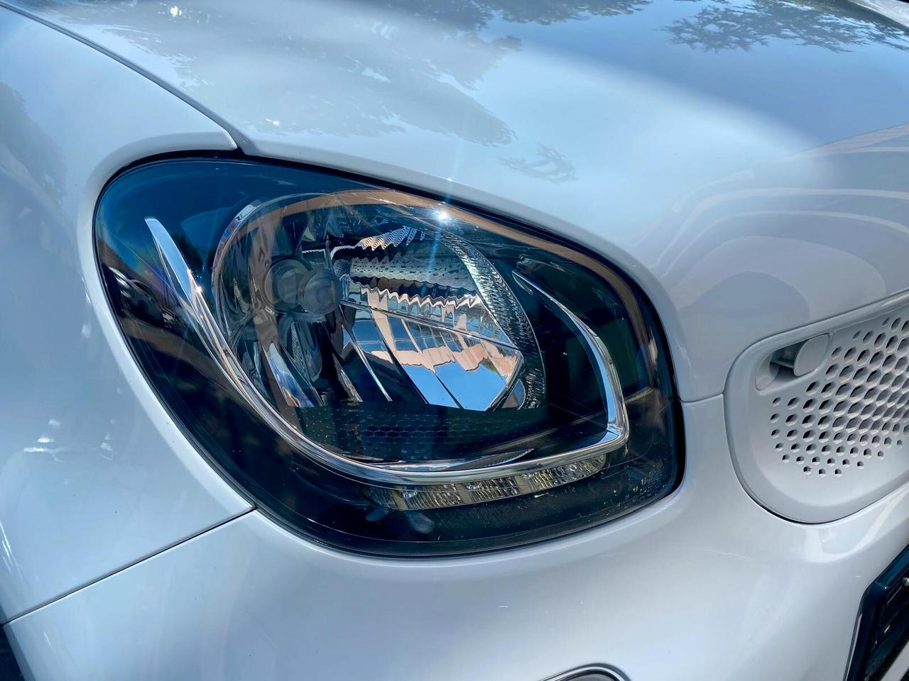 Smart ForTwo PASSION -TETTO-LED -NAVI-GARANZIA