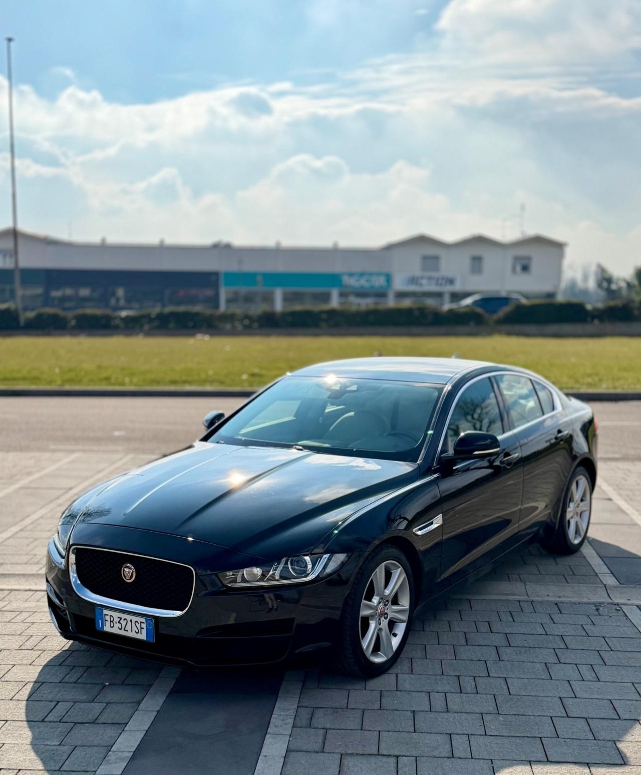 Jaguar XE 2.0 D Turbo aut. Prestige