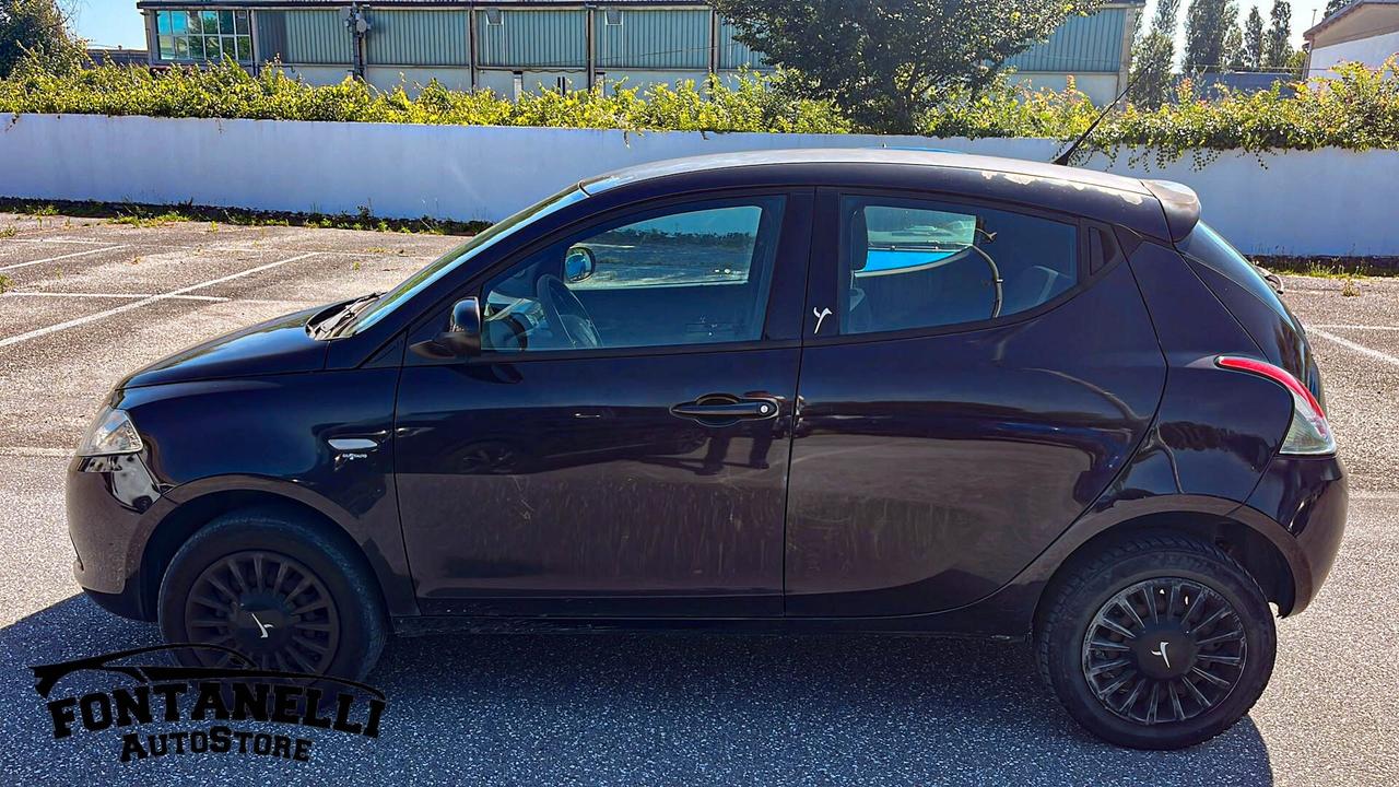 Lancia Ypsilon 0.9 TwinAir 85 CV 5 porte Metano Ecochic Gold