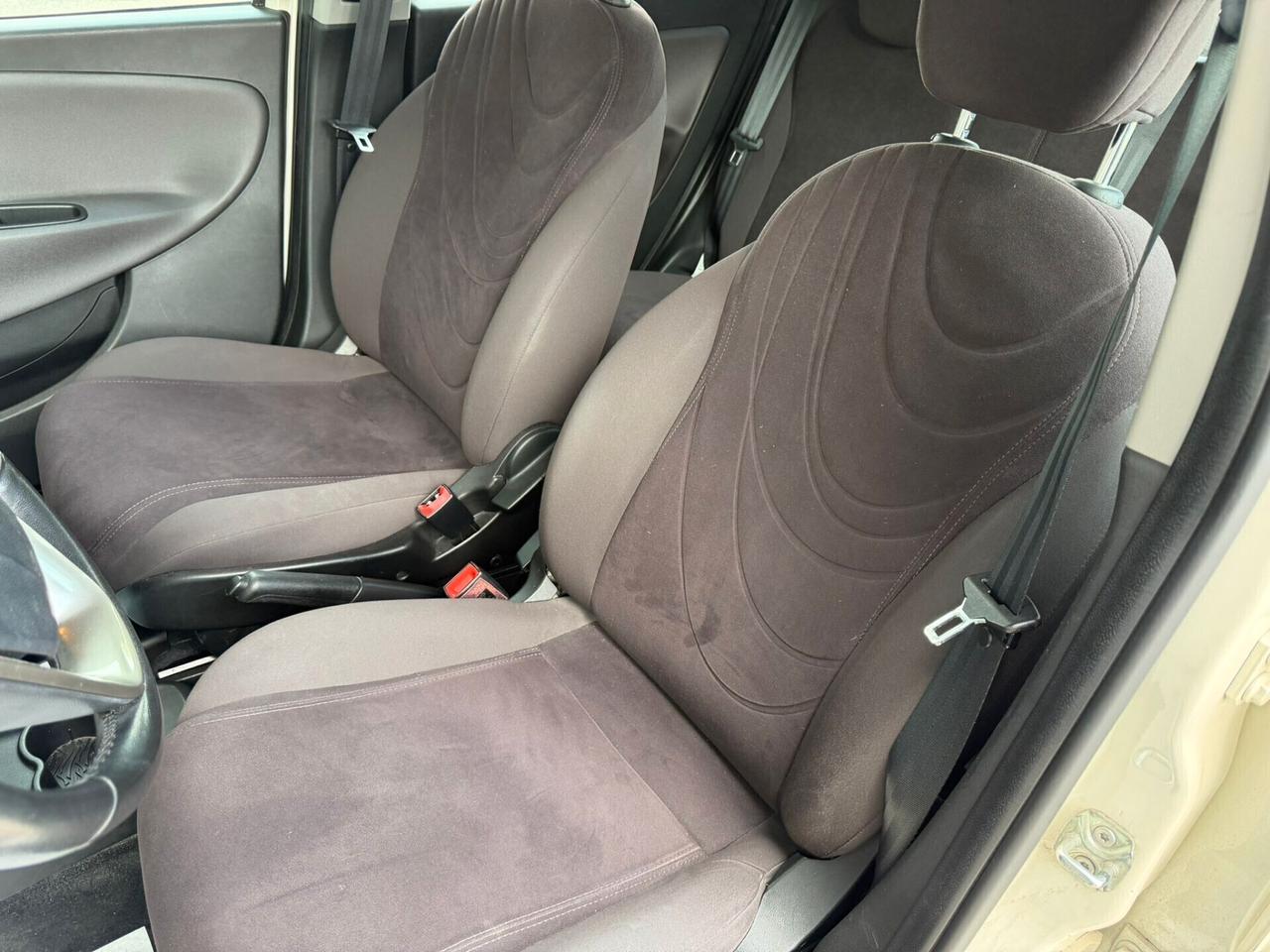 Lancia Ypsilon 1.2 69 CV 5p. GPL Ecochic Gold 2013 NEOPATENTATI