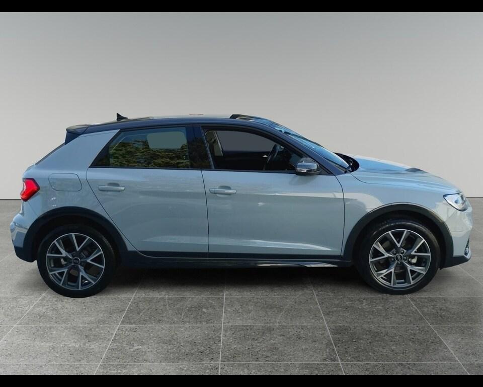 Audi A1 30 1.0 TFSI Identity Contrast S tronic