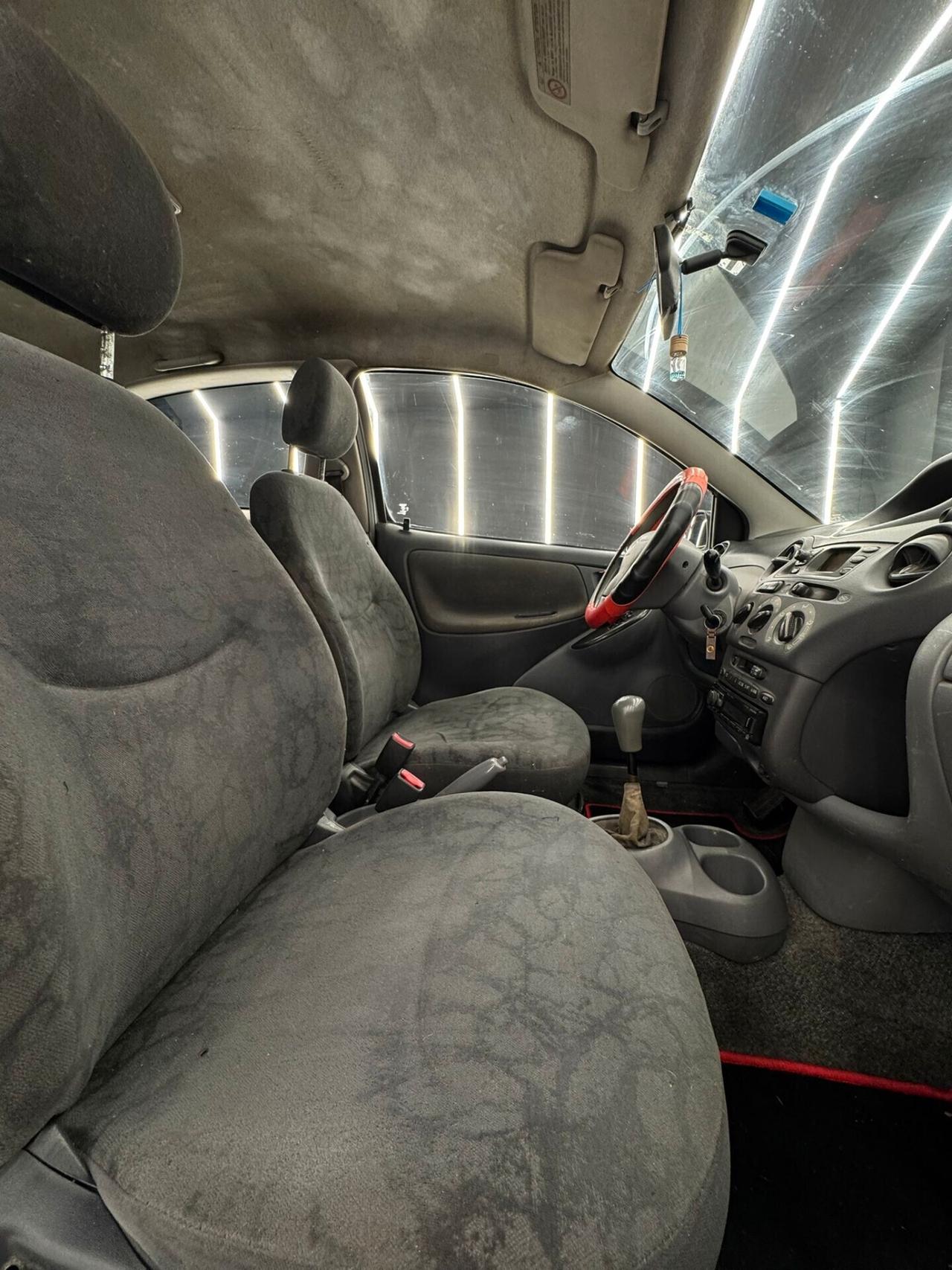 Toyota Yaris 1.0i 16V -KM CERTIFICATI-PERMUTE