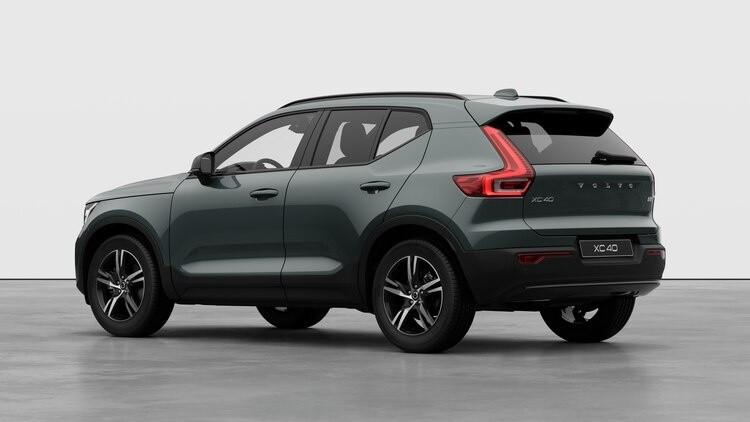 VOLVO XC40 PLUS DARK B3 AUTO PREZZO PROMO FINO AL 31/12/2025