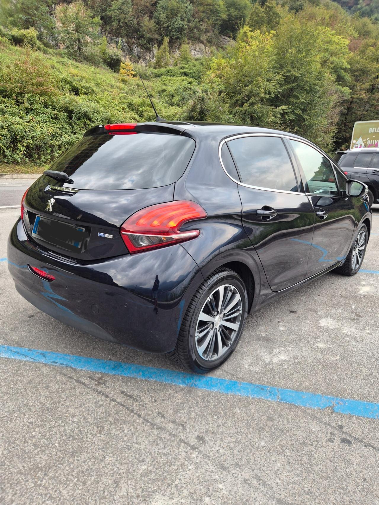 PEUGEOT 208 1.2 BENZINA ALLURE RETROCAMERA