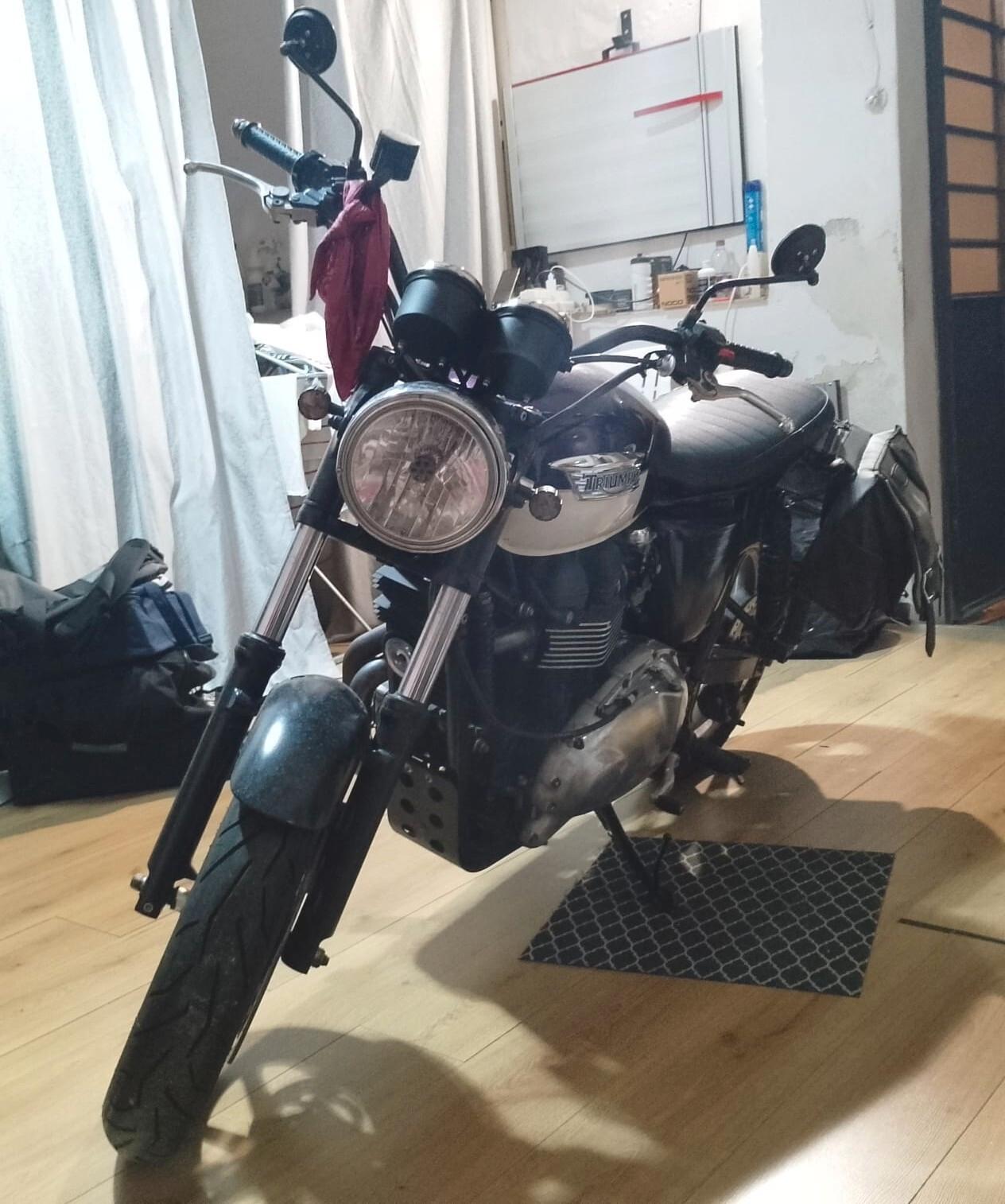 Triumph Bonneville SE