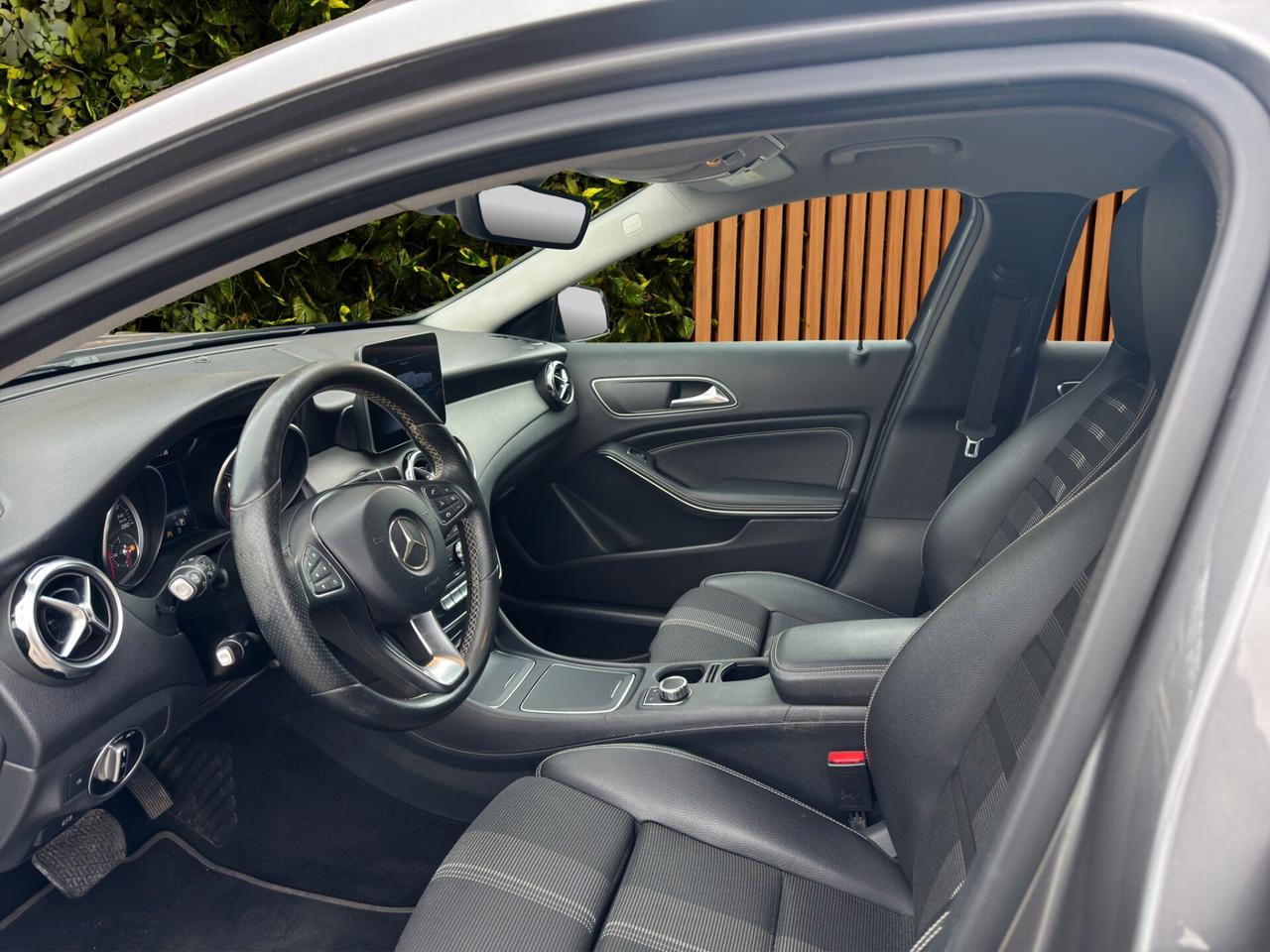 Mercedes-benz GLA 200 d Premium