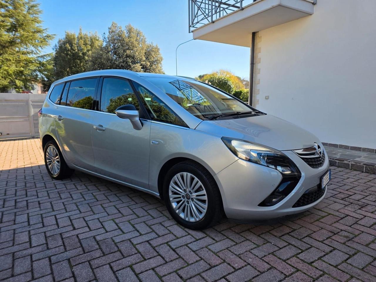 Opel Zafira TOURER