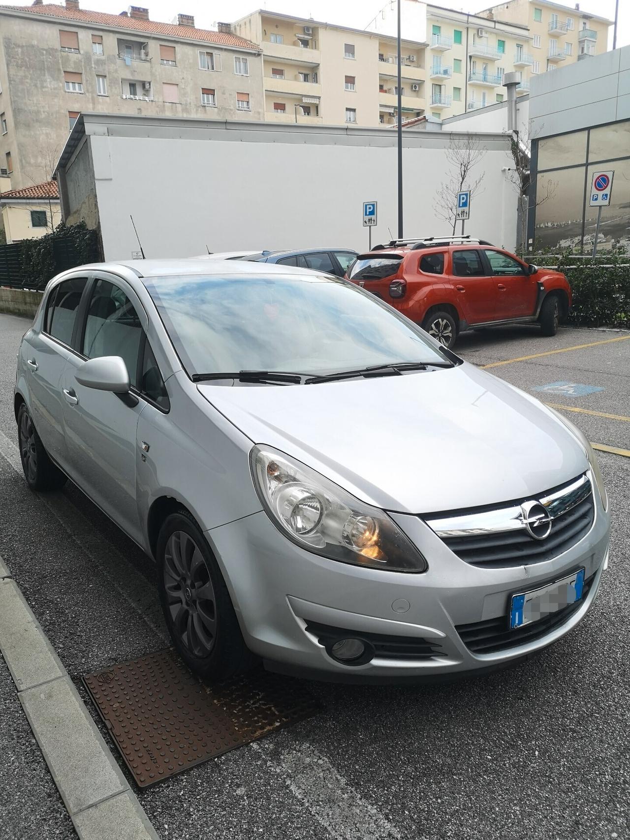 Opel Corsa 1.2 benz - Garanzia 12 Mesi