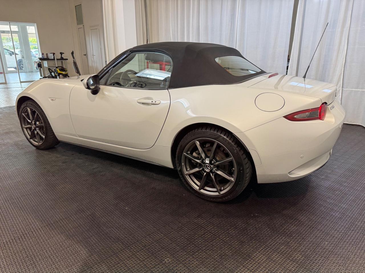 Mazda MX-5 2.0L Skyactiv-G Sport
