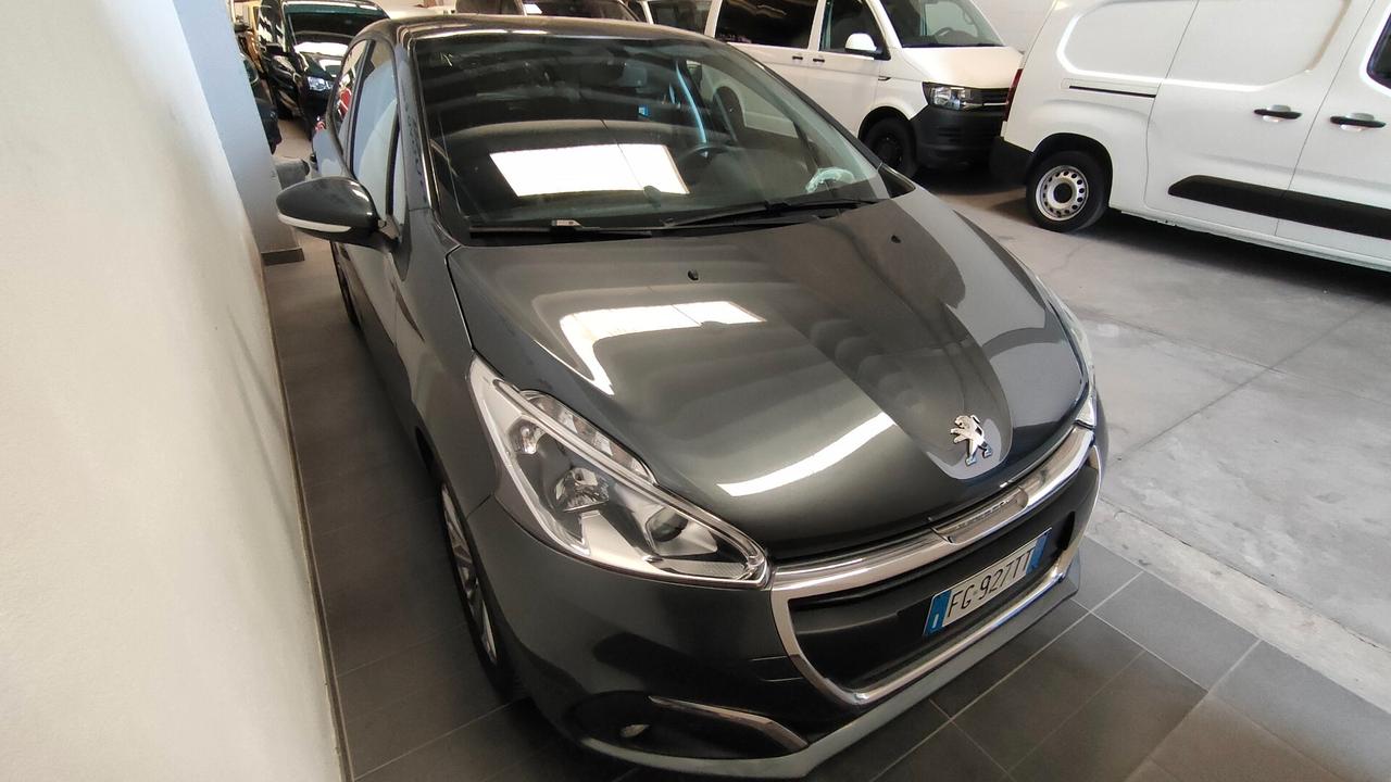 Peugeot 208 1.2 benzina Allure 82cv OK NEOPATENTATI