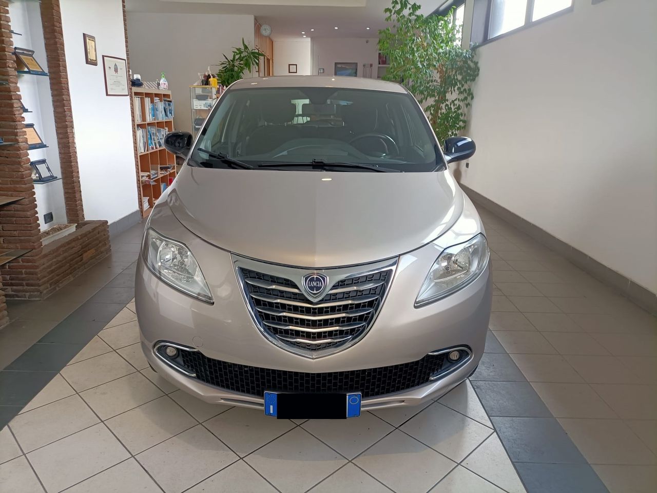 Lancia Ypsilon 0.9 TwinAir 85 CV 5 porte Gold