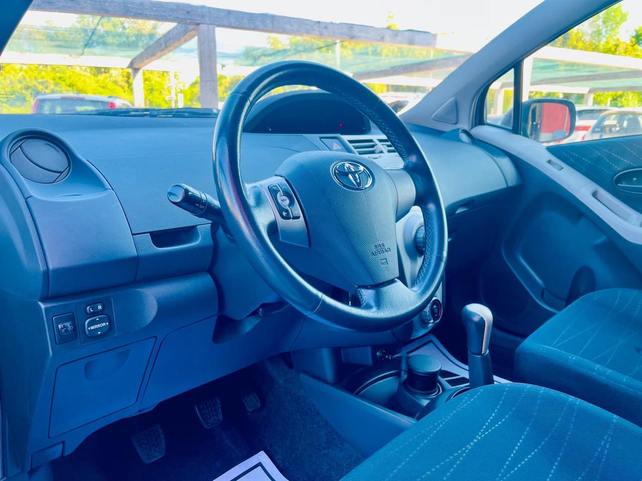 Toyota Yaris 1.0 5 porte