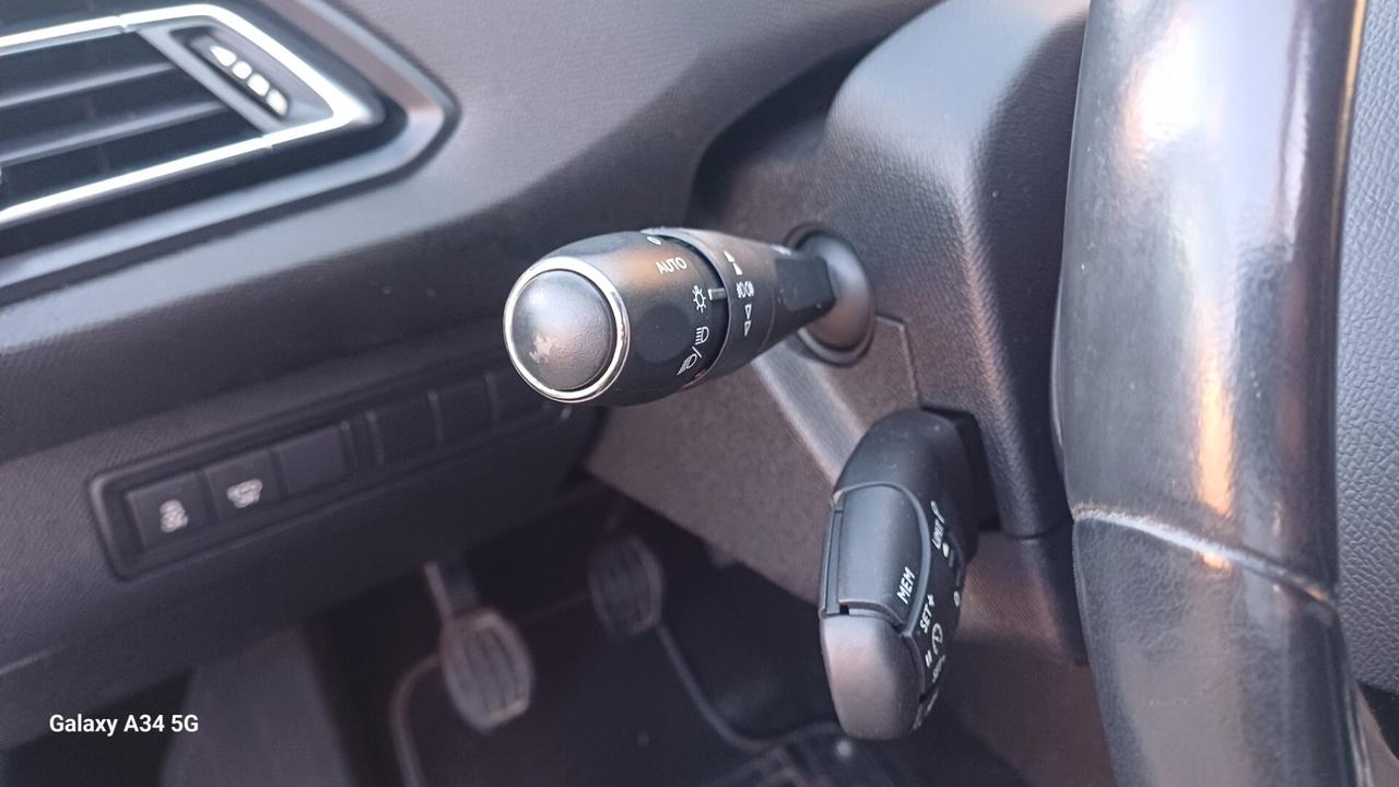 Peugeot 308 1.6 e-HDi 115 CV Stop&Start Allure