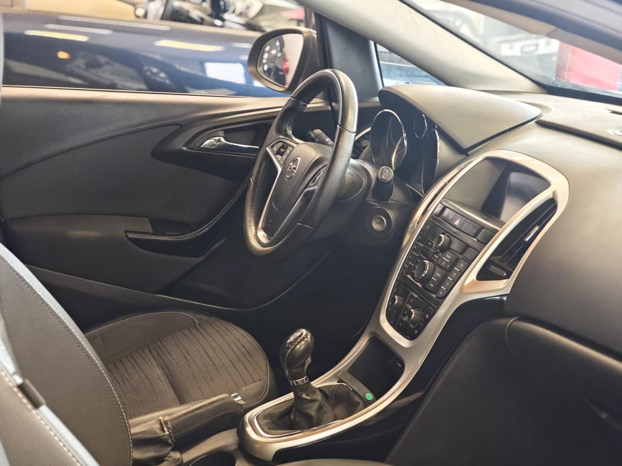 Opel Astra 1.4 Turbo 140CV Sports Tourer GPL Tech Cosmo