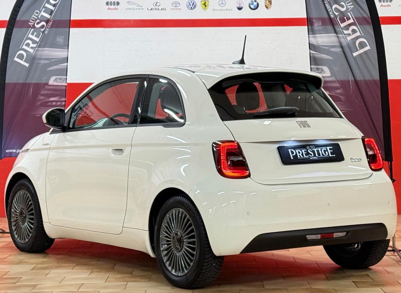 Fiat 500 500e 42 kWh La Prima
