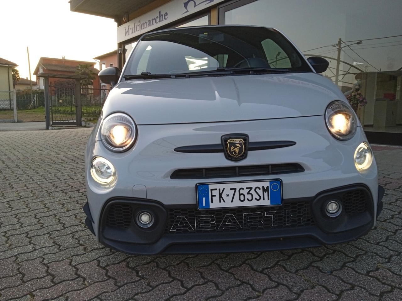 Abarth 595 17" GRIGIO CAMPOVOLO SENS PARK GOMME INVERNALI SEMI NUOVE VETRI SCURI