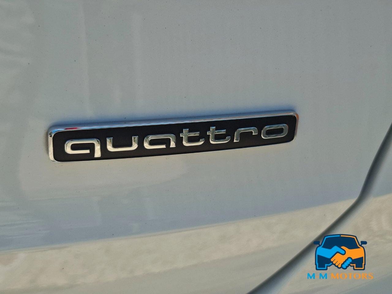 Audi Q3 40 2.0 tfsi Identity Black quattro s-line