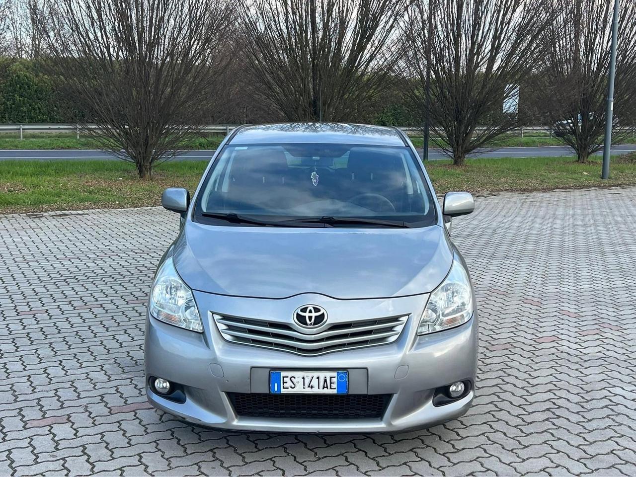 Toyota Verso 2.2 D-Cat 150 CV aut. Active 7 posti