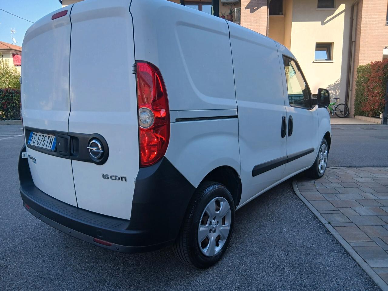 Opel Combo 1.6d pari al nuovo tuo ....IVA esposta tuo a €193 mese