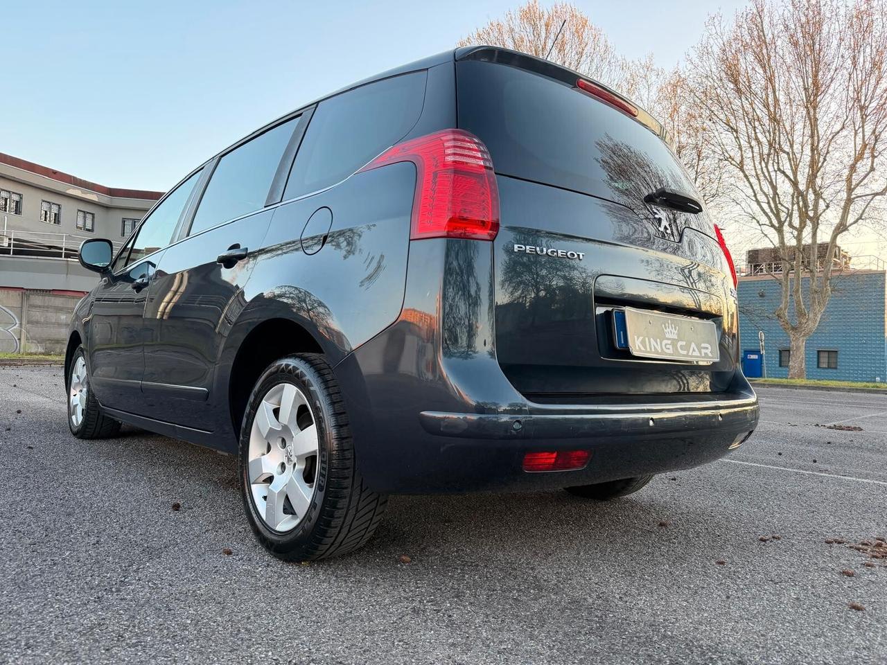 Peugeot 5008 1.6 e-HDi 112CV Stop&Start cambio robotizzato Active