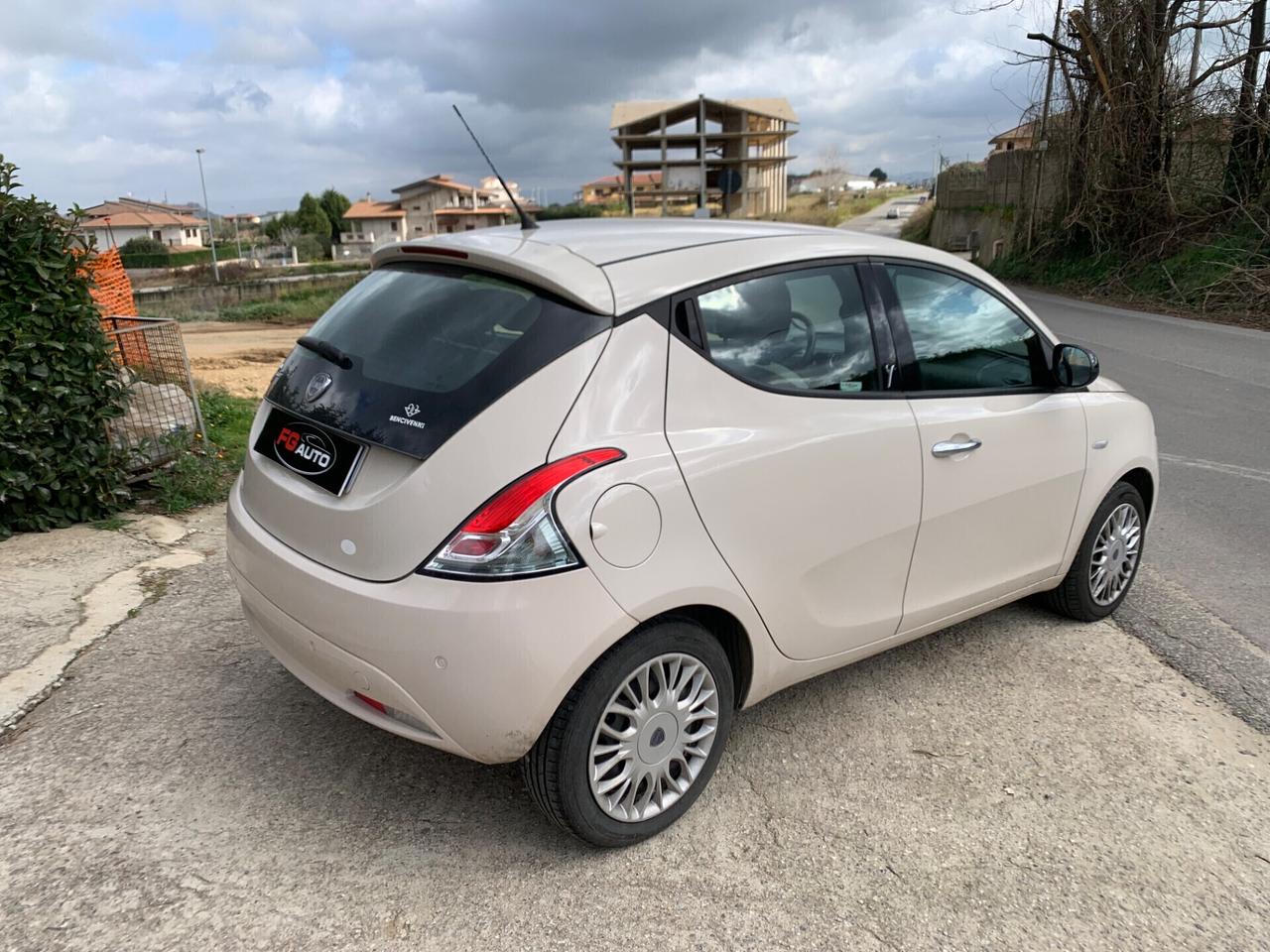 Lancia Ypsilon 1.2 69 CV 5 porte Gold