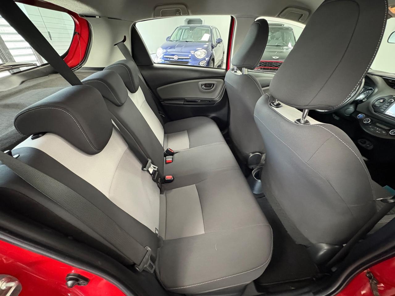 Toyota Yaris 1.5 B 75cv 2018km 65000 neopatentati