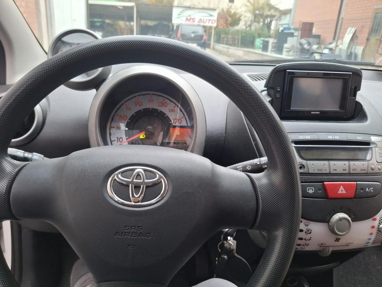 Toyota Aygo 1.0 12V VVT-i 5 porte Cool Soda Connect