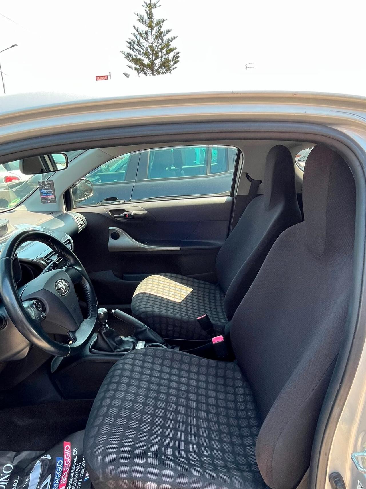 Toyota iQ 1.0 Sol