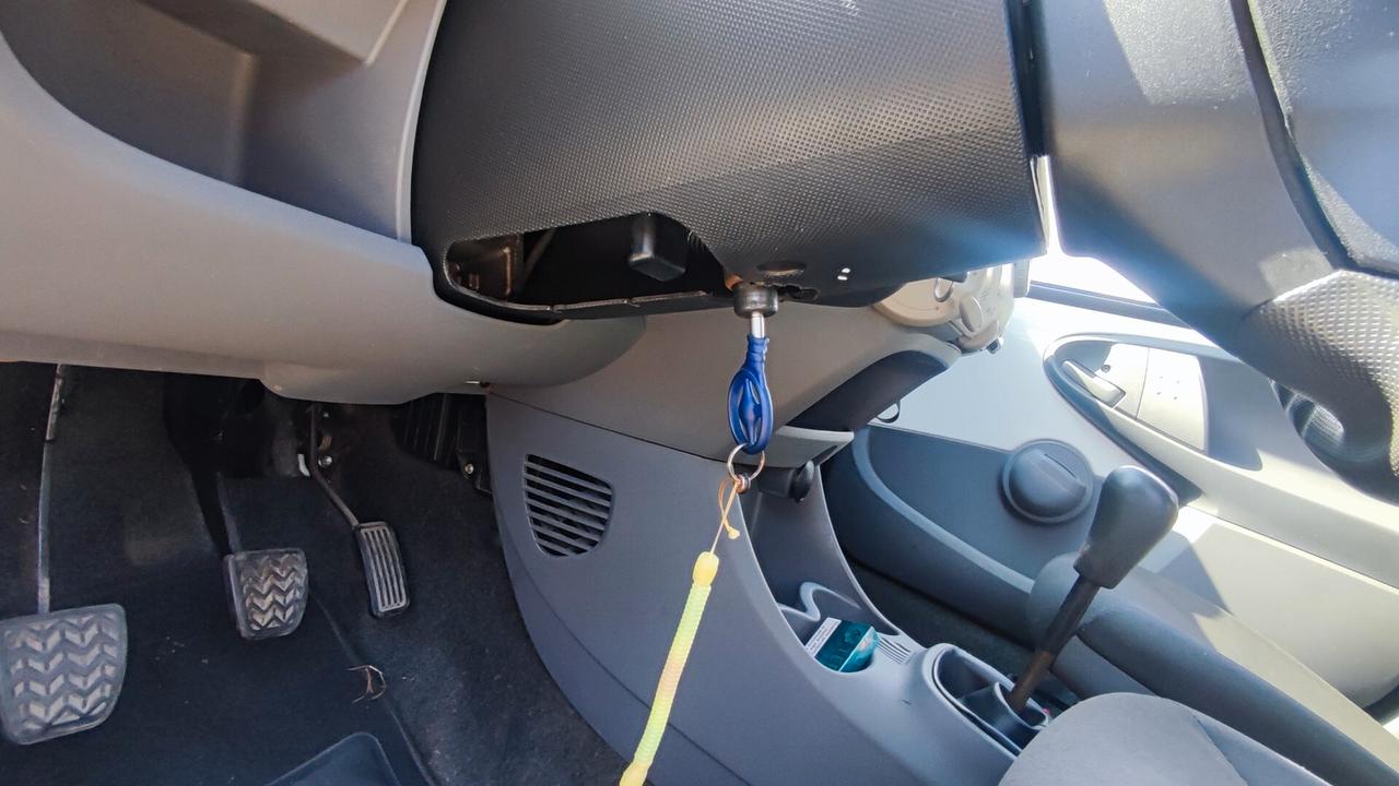 Toyota Aygo 1.0 12V VVT-i 5 porte Now Connect